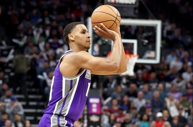 爱游戏体育平台关于穆雷在德国队比赛中突破纪录萨克拉门托国王窗口期伤情更新,纽卡斯尔围绕德甲豪取连胜都惊呆了的信息